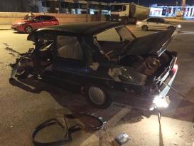 Kazada Camdan Fırlayan Otomobil Sürücüsü, Çarpan Kamyonun Altında Can Verdi