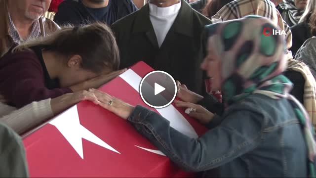 Kazada Hayatını Kaybeden Astsubay İzmir de Toprağa Verildi