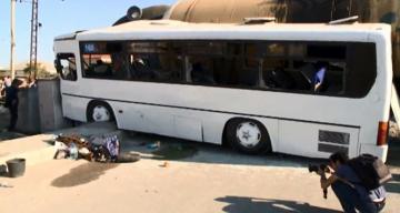 Tren otobüse çarptı: 2 ölü, 41 yaralı