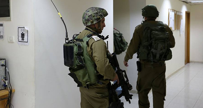 İsrail askerleri Filistin resmi ajansının ofisini bastı