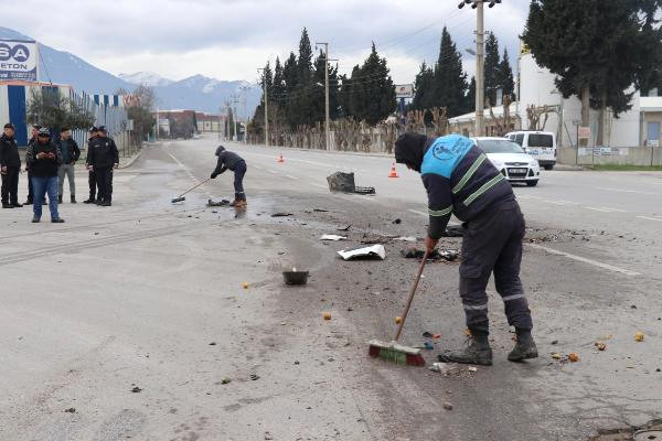 Çöp Kamyonu Polis Otosuyla Çarpıştı: 2 Polis Memuru Yaralı